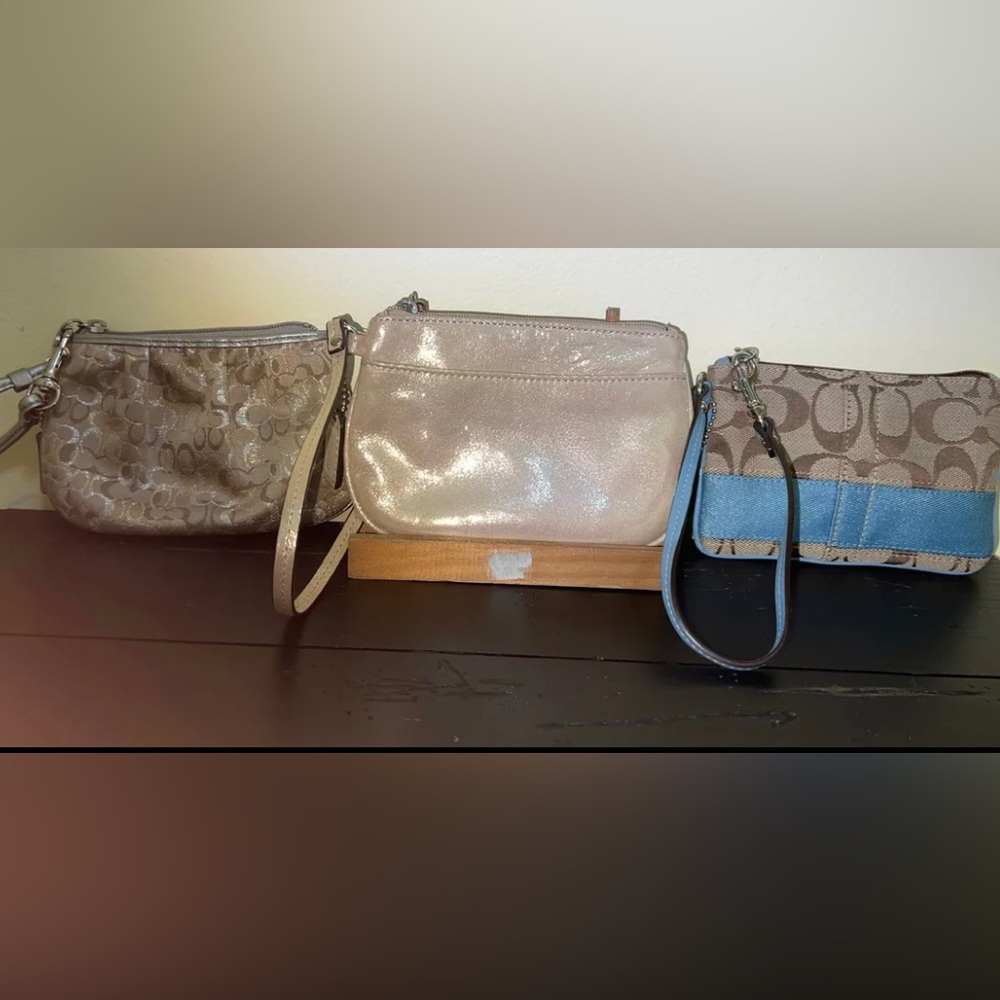 Lot of 3 Coach wristlets/wallets - Good Condition 👍🏻 - Picture 2 of 6
